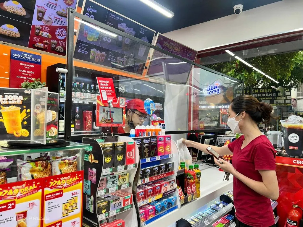 chuyen-the-tro-choi-thanh-phim-cua-hang-tien-loi-va-tiem-nang-bung-no-cua-ip-nguyen-ban